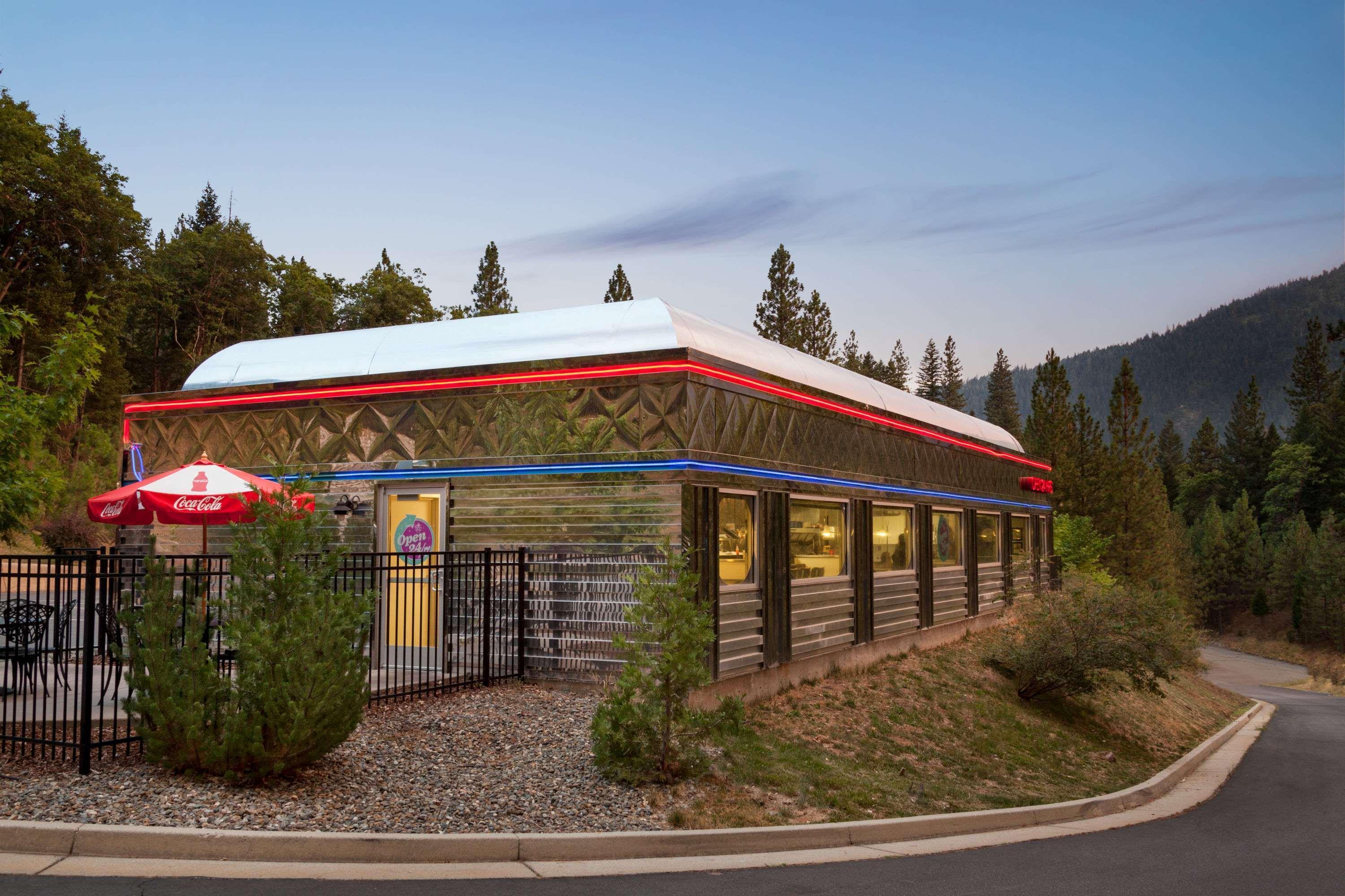 Travelodge By Wyndham Dunsmuir Exterior foto